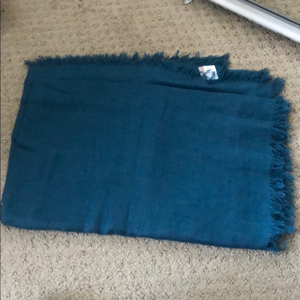 Cashmere/ silk Nordstrom wrap/scarf- never worn